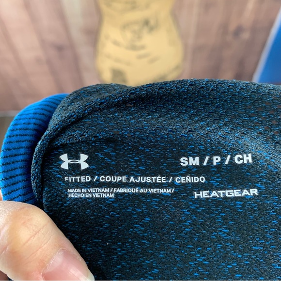 Under Armour Womens Size Small Blue Black HeatGear Cowl Neck Long Sleeve Top EUC - Picture 11 of 11